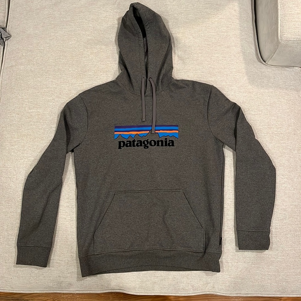 Patagonia men’s sweatshirt